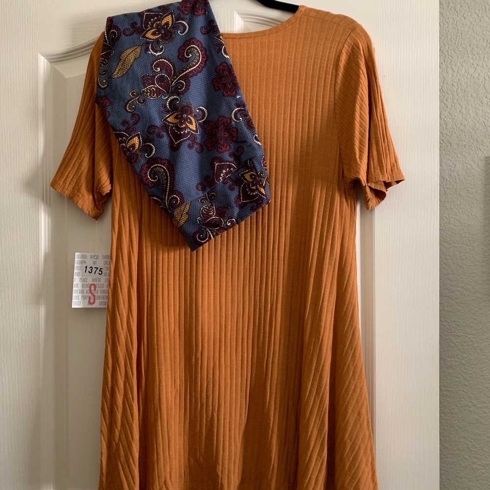 Sm. Perfect (new) with OS leggings (worn) - Picture 2 of 3